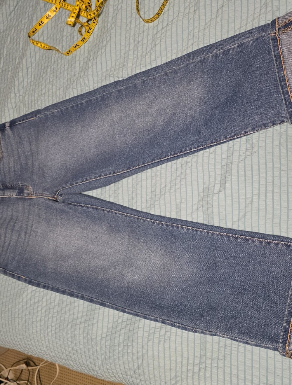 Light Blue Cropped Women's Jeans Size 6